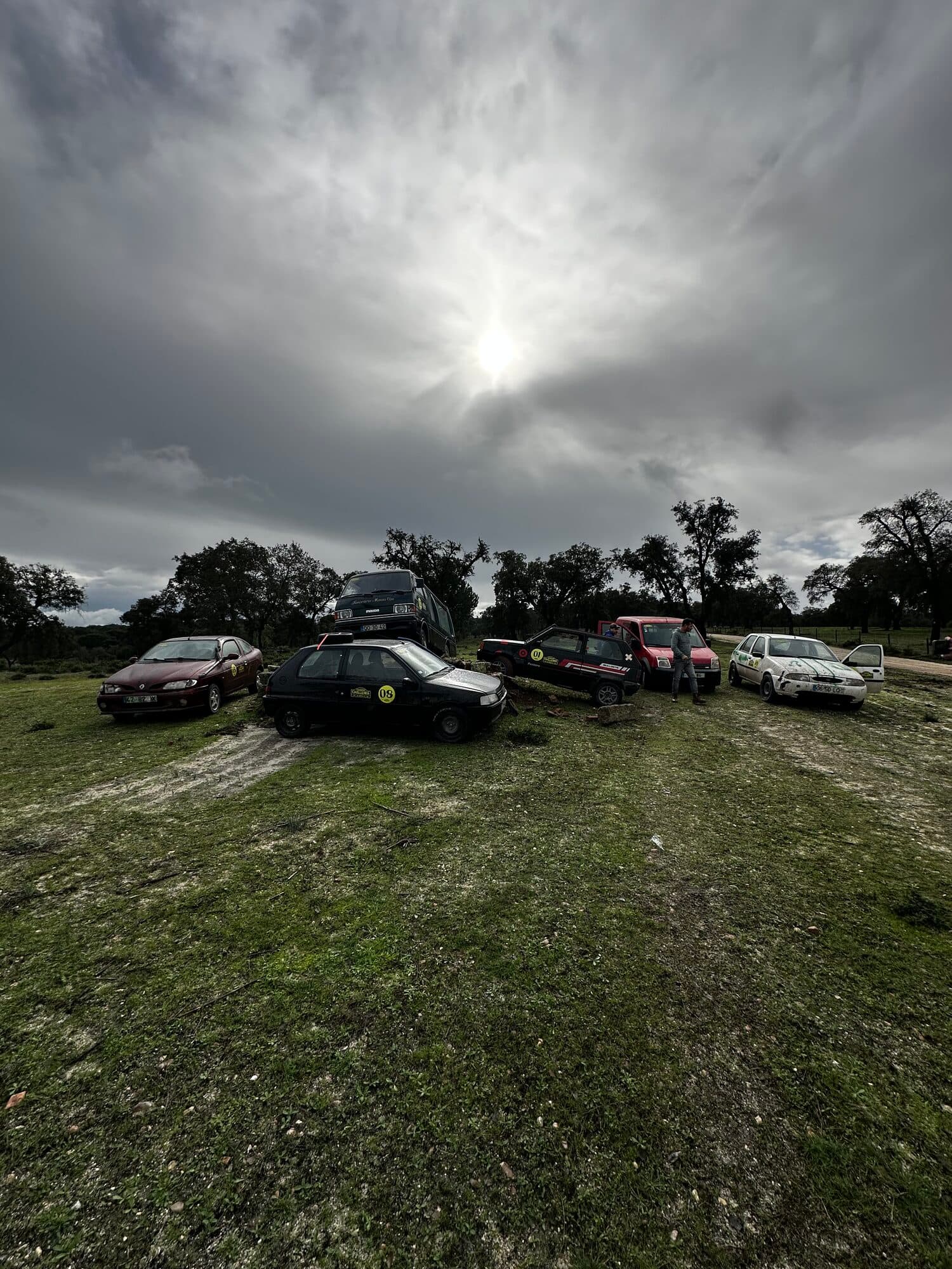 Parque fechado ao fim da tarde